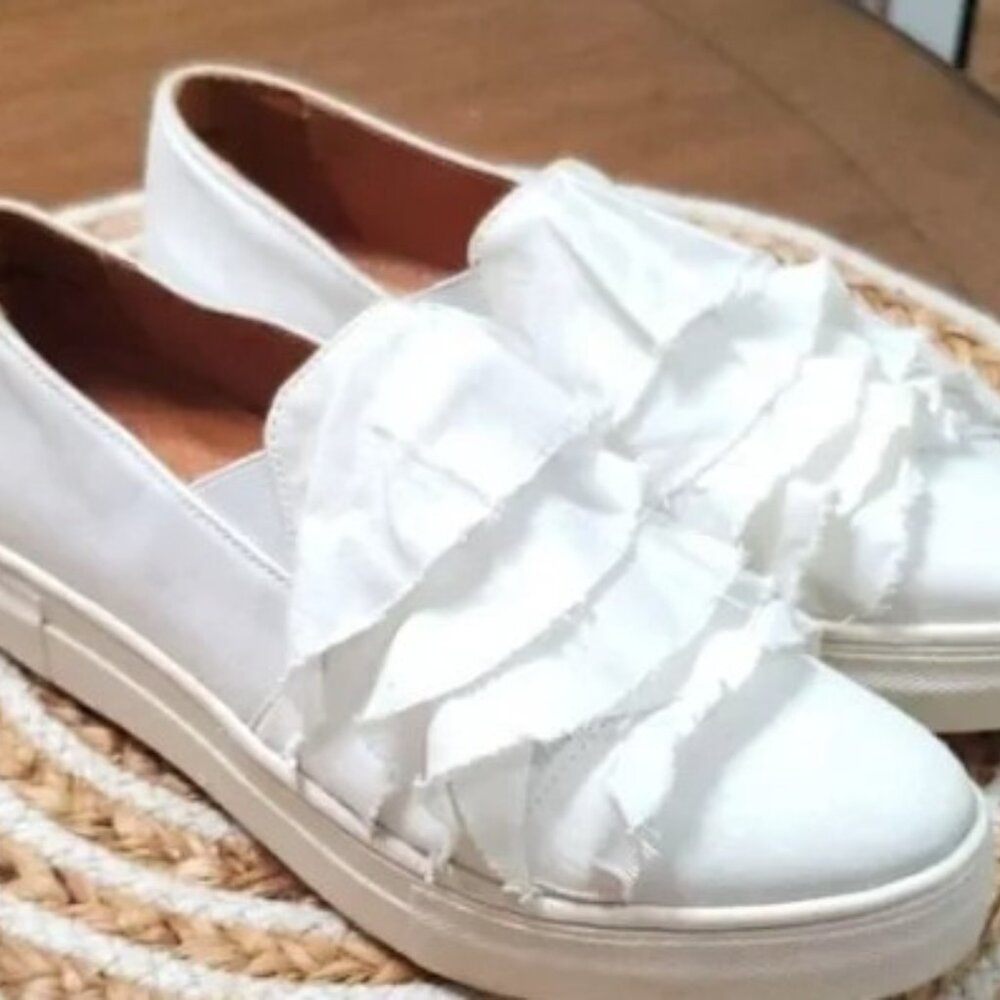 Seychelles,  Anthropology Quake II ruffle linen sneakers,  Size 7.5
